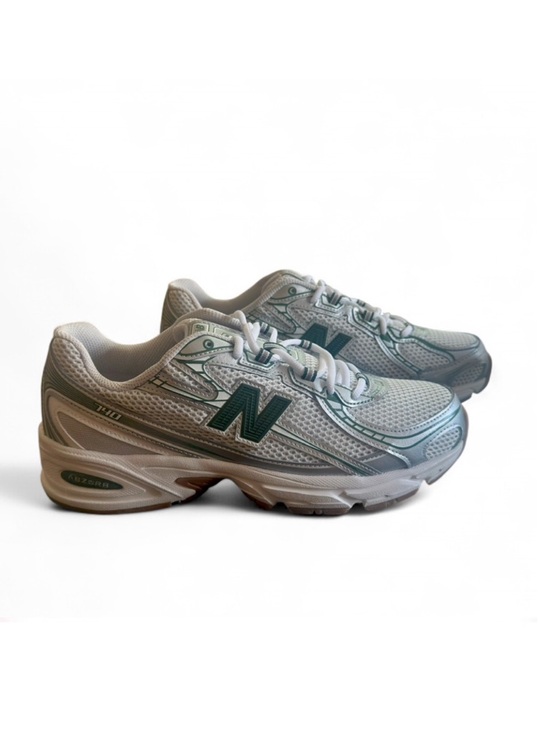 NWT/NIB Deadstock Unisex New Balance 740 Sneakers Size US Men’s 10/ Women’s 12